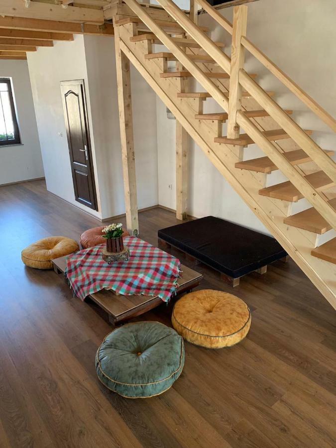 Guest House Tivko Katce גוסטיבר מראה חיצוני תמונה